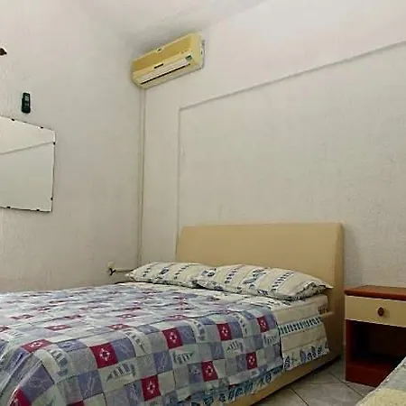Hotel 1306